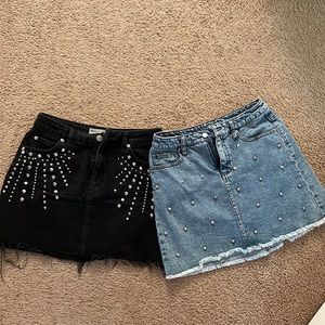 2 skirts for 25$